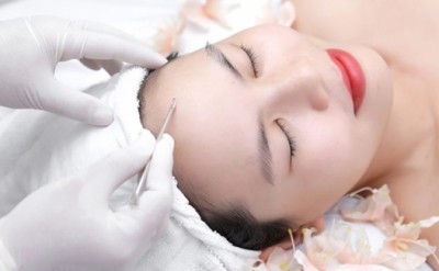 Nên và không nên làm gì sau khi nặn mụn ở Spa?