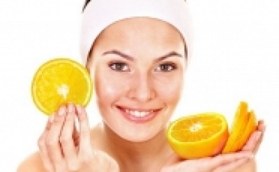 Tác dụng của Vitamin C đối với da mụn. Bạn đã biết chưa?