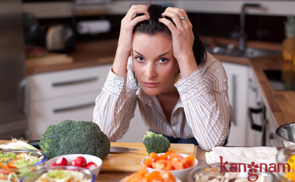 Chế độ ăn và Stress là nguyên nhân gây mụn thường gặp