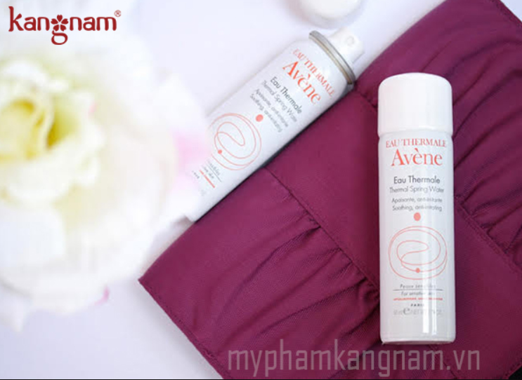 Xịt khoáng dưỡng ẩm làm dịu da của Avene