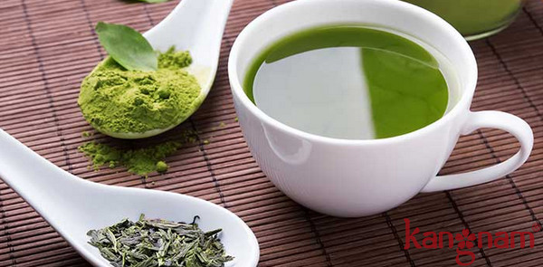 Công dụng điều trị mụn thâm từ lá trà xanh